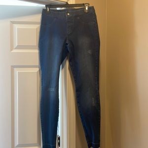 Excellent Condition Hue Jeggings. Size M. Lightly and purposefully distressed